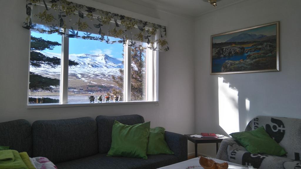 Brunalaug Guesthouse - Holiday Home Eyjafjaroarsveit ภายนอก รูปภาพ